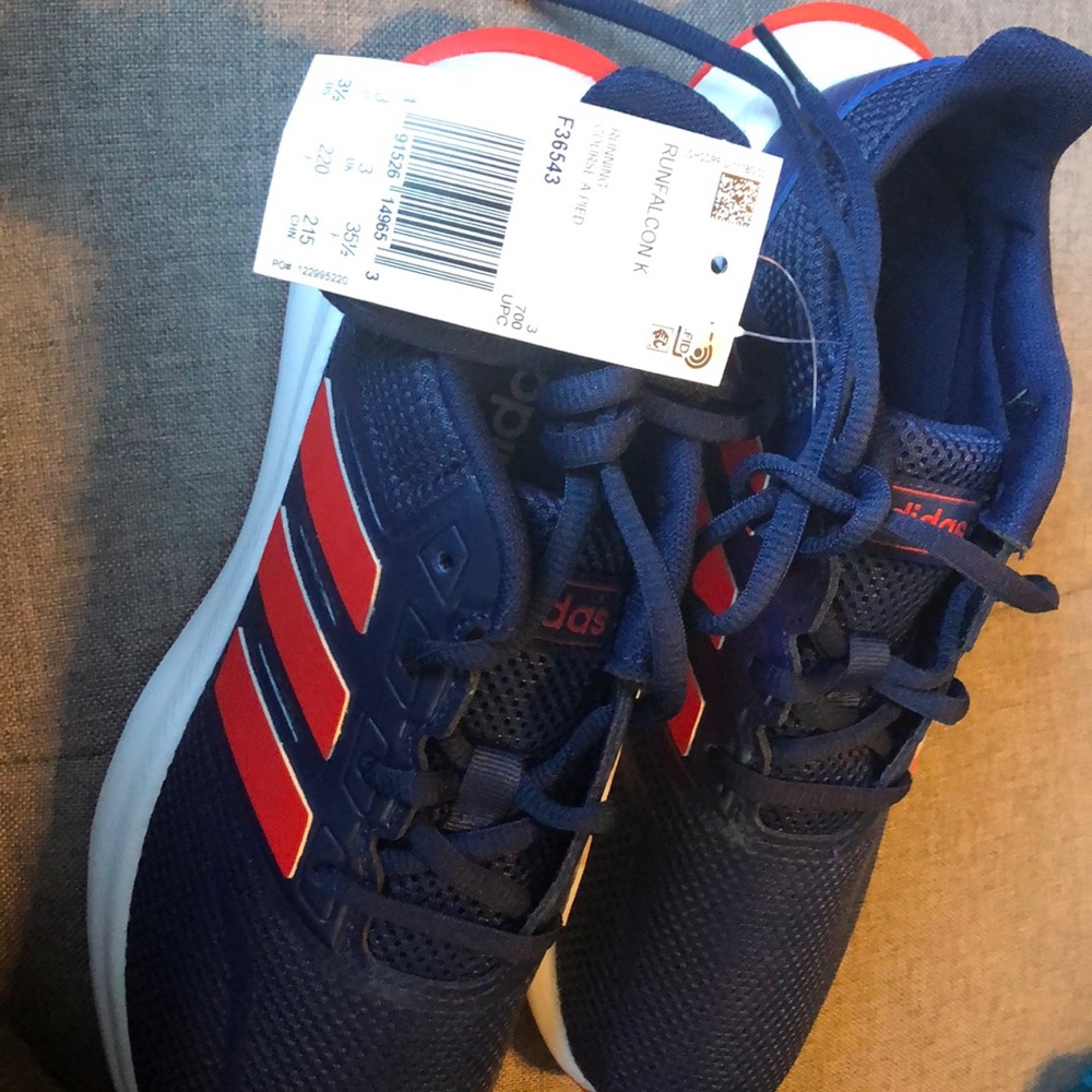 Boys 3.5 RunFalcon x sneakers NWT